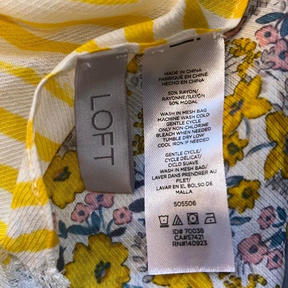 NWOT Loft Yellow Floral Scarf 50% rayon 50% Modal - Picture 4 of 4
